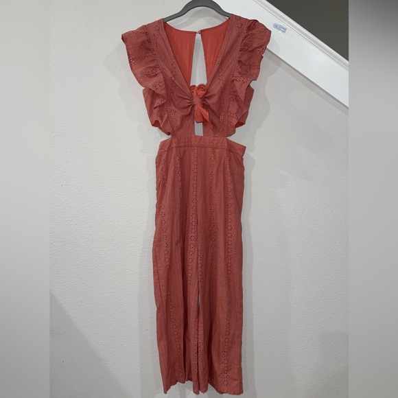 Blue Blush Tie Front Cutout Romper Size Small - Picture 1 of 4